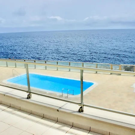3bdr + 2bath Ocean View דירה *