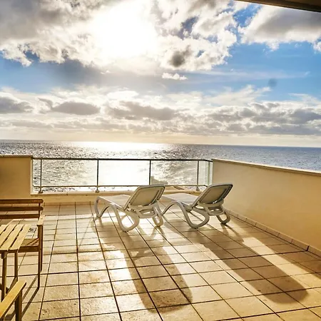 3bdr + 2bath Ocean View Apartment