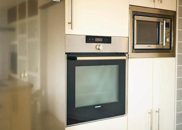 3bdr + 2bath Ocean View Apartment *